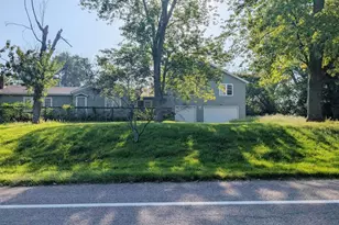 12816 Bellefontaine Rd, Saint Louis, MO 63138 - Photo 5