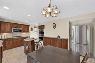 1584 Foxleigh Ct, Town and Country, MO 63131 - Photo 11