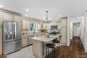 566 Windsor Mill Dr, Ballwin, MO 63011 - Photo 17