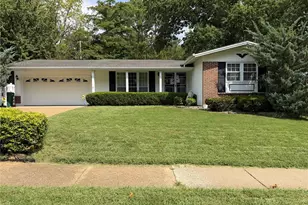 465 Burncoate Dr, Mehlville, MO 63129 - Photo 1