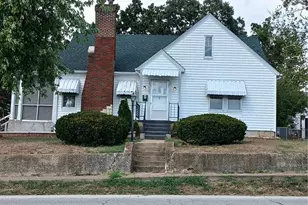 812 W Miller St, De Soto, MO 63020 - Photo 1