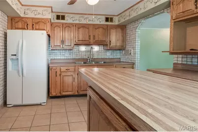 9500 Theodosia Avenue, Overland, MO 63114 - Photo 13