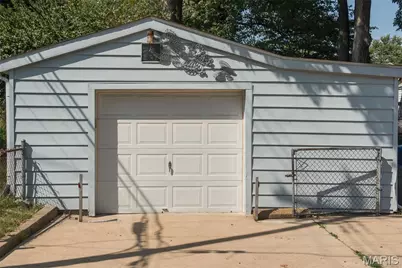 9500 Theodosia Avenue, Overland, MO 63114 - Photo 25