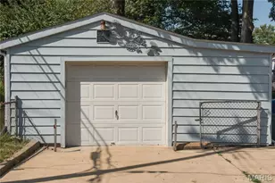 9500 Theodosia Ave, Overland, MO 63114 - Photo 25