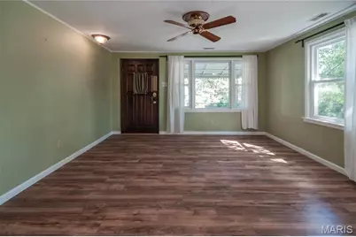 9500 Theodosia Avenue, Overland, MO 63114 - Photo 3