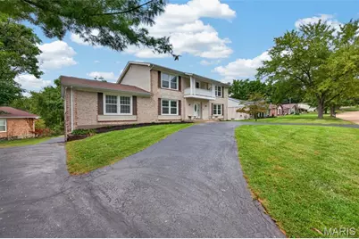231 Renaldo Drive, Chesterfield, MO 63017 - Photo 3