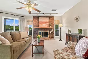 1010 Thoreau Ct, Creve Coeur, MO 63146 - Photo 7