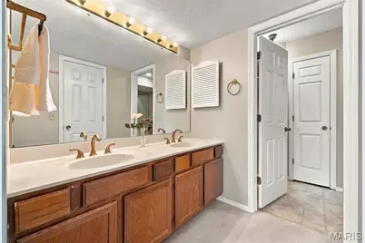 1010 Thoreau Court #207, Creve Coeur, MO 63146 - Photo 17