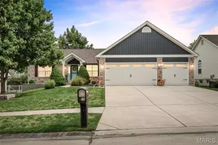 156 Old Williamsburg Pkwy, Wentzville, MO 63385 - Photo 1