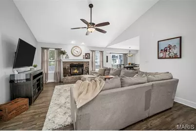 156 Old Williamsburg Parkway, Wentzville, MO 63385 - Photo 5
