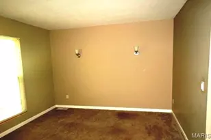 6671 Flowerfield Ln, Florissant, MO 63303 - Photo 5