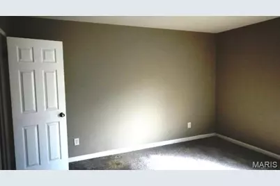 6671 Flowerfield Ln #B, Florissant, MO 63303 - Photo 9