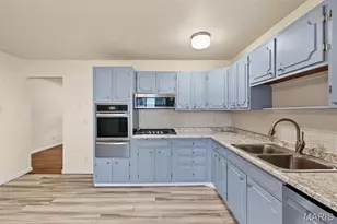 2263 McKelvey Rd, Maryland Heights, MO 63043 - Photo 5