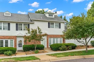 212 Carriage Ct, Washington, MO 63090 - Photo 1