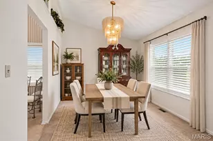11026 Kohrs Ln, Saint Louis, MO 63123 - Photo 9