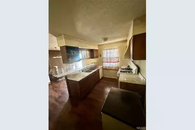 2084 Carefree Lane, Florissant, MO 63033 - Photo 3