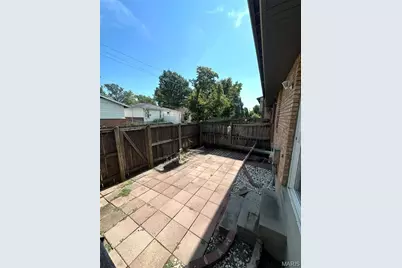 2084 Carefree Lane, Florissant, MO 63033 - Photo 9