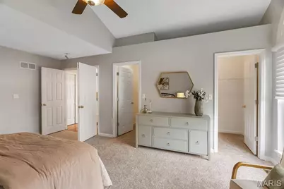 3149 Crystal Lake Drive, Oakville, MO 63129 - Photo 17