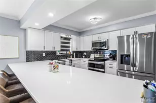 12561 Chardin Pl, Saint Louis, MO 63128 - Photo 19
