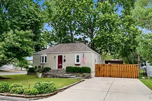 9617 Echo Ln, Overland, MO 63114 - Photo 1