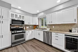 12050 Maidstone Ct, Saint Louis, MO 63033 - Photo 7