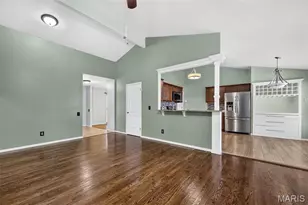 11695 Chandellay Dr, Saint Louis, MO 63146 - Photo 13