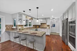 1821 Topping Rd, Saint Louis, MO 63131 - Photo 17