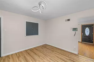 10044 Pepper Ln, Saint Louis, MO 63136 - Photo 11
