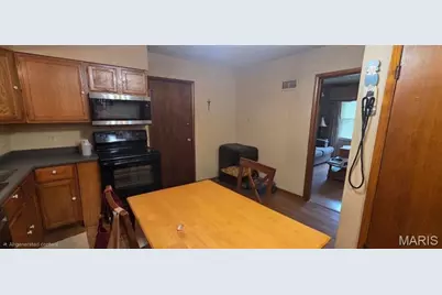 8446 Hampstead Drive, Affton, MO 63123 - Photo 11