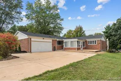 1 Crookham Court, Florissant, MO 63033 - Photo 3