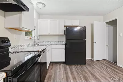 6766 Lesli Mari Court, Florissant, MO 63033 - Photo 7