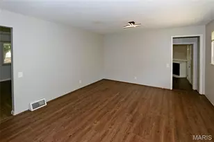 1586 Champlin Dr, Dellwood, MO 63136 - Photo 9