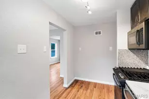 9809 Lullaby Ln, Saint Louis, MO 63114 - Photo 11