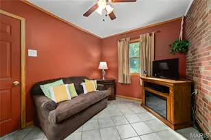 7 Green Acres Rd, Bellefontaine Neighbors, MO 63137 - Photo 13
