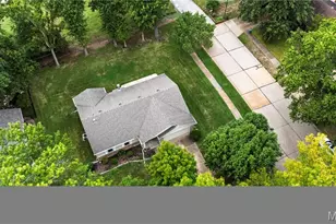 6501 Suson Oaks Dr, Saint Louis, MO 63128 - Photo 25