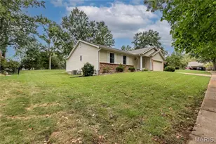 6501 Suson Oaks Dr, Saint Louis, MO 63128 - Photo 5
