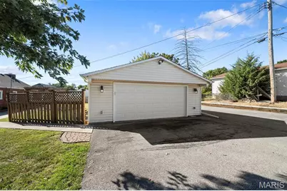 9305 Aster Avenue, Affton, MO 63123 - Photo 49