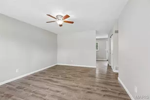 18 Lone Elk Ln, Saint Peters, MO 63376 - Photo 5