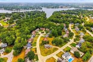 11 Silver Leaf Ct, Lake Saint Louis, MO 63367 - Photo 5