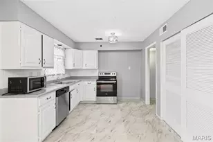 1726 Mayenne Ct, Saint Louis, MO 63125 - Photo 15