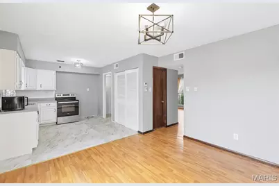 1726 Mayenne Court, Saint Louis, MO 63125 - Photo 13