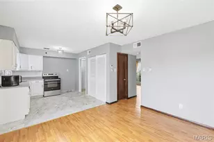 1726 Mayenne Ct, Saint Louis, MO 63125 - Photo 13