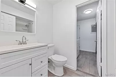 12157 Parkwood Place, Maryland Heights, MO 63043 - Photo 13