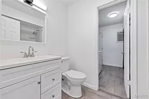 12157 Parkwood Pl, Maryland Heights, MO 63043 - Photo 13