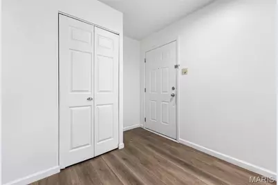 12157 Parkwood Place, Maryland Heights, MO 63043 - Photo 9