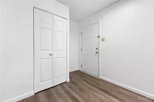12157 Parkwood Pl, Maryland Heights, MO 63043 - Photo 9