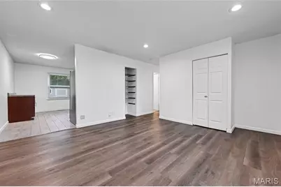 12157 Parkwood Place, Maryland Heights, MO 63043 - Photo 17