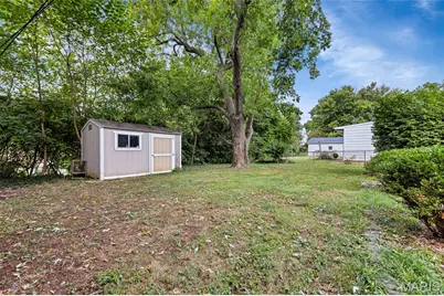 12157 Parkwood Place, Maryland Heights, MO 63043 - Photo 33