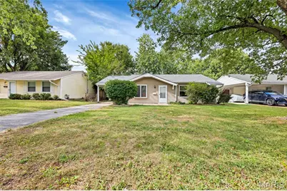 12157 Parkwood Place, Maryland Heights, MO 63043 - Photo 27
