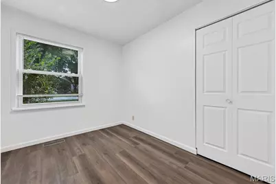 12157 Parkwood Place, Maryland Heights, MO 63043 - Photo 19